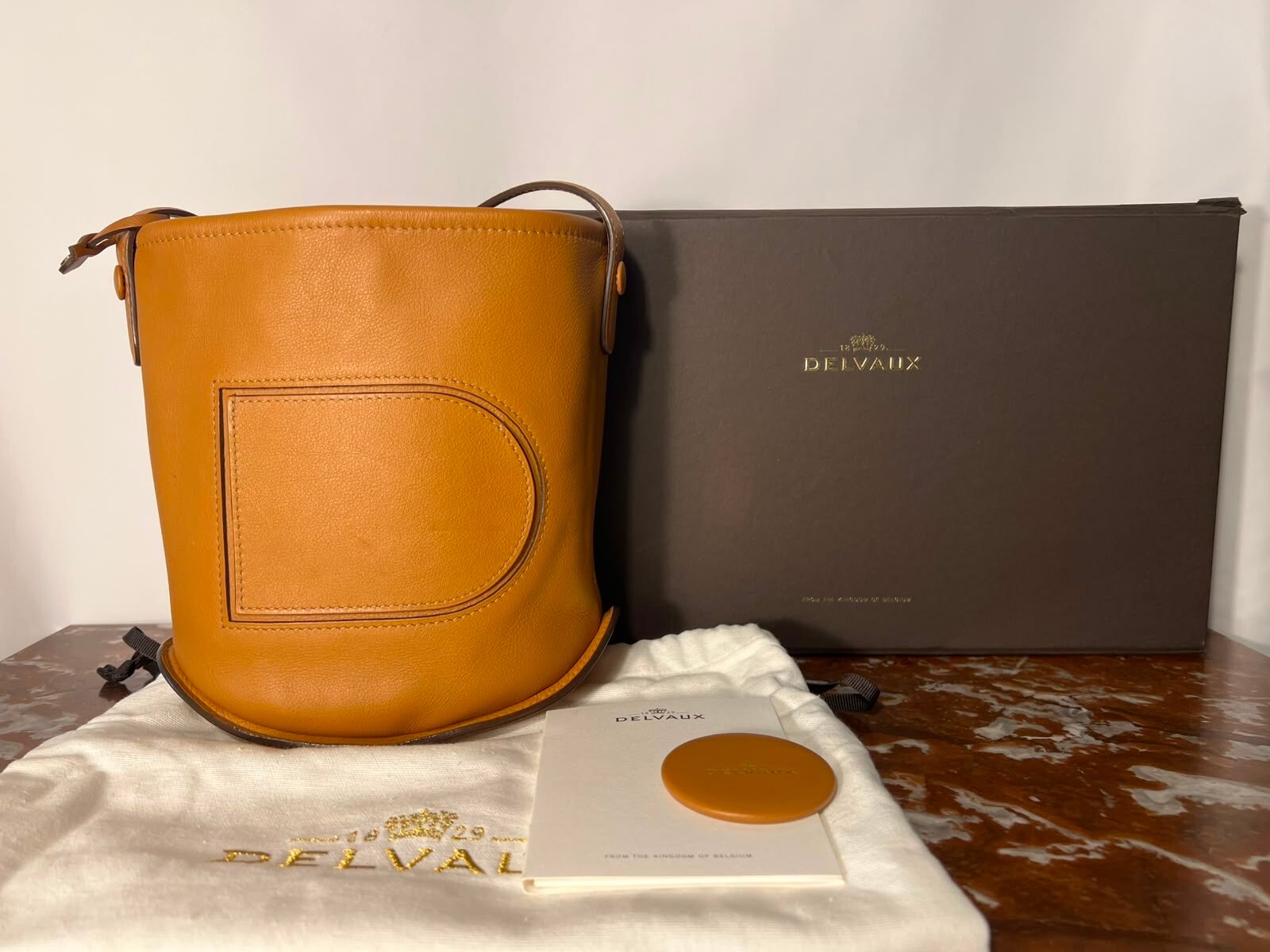 Delvaux Pin mini Bucket