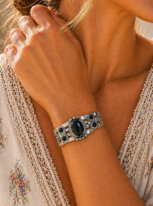 Bracelet manchette boheme argenté pierres noires