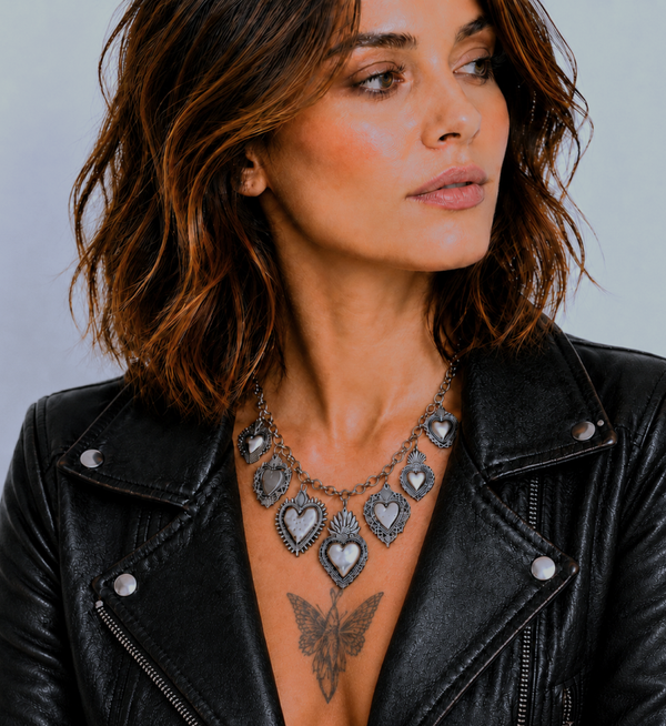 Collier chaîne à maillons et coeurs sacrés argentés - ajustable