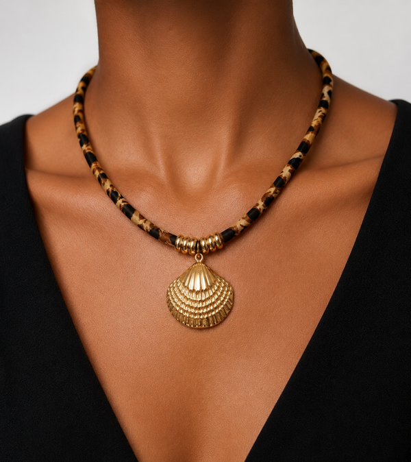 Collier coquillage doré et cordon tissu léopard - acier inoxydable
