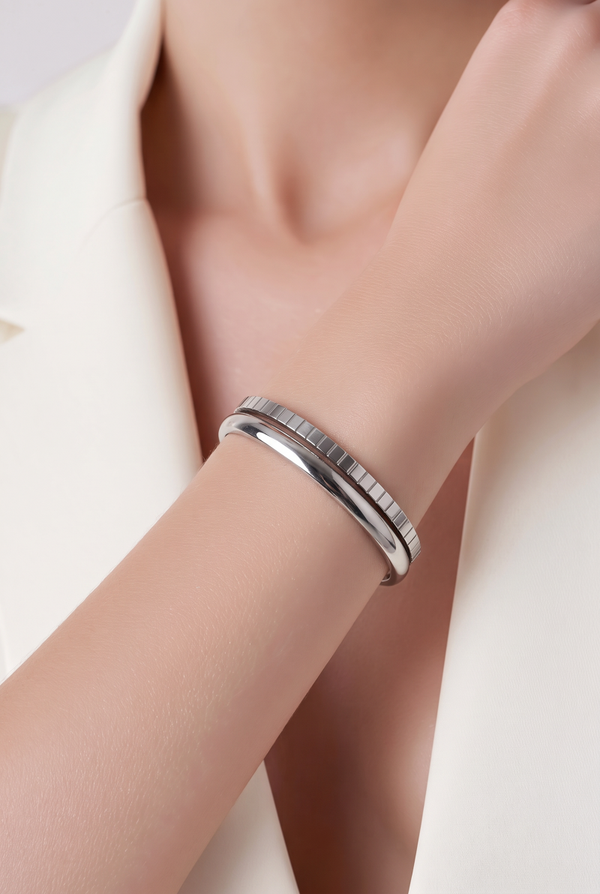 Duo de bracelet joncs en acier inoxydable argenté moderne et chic