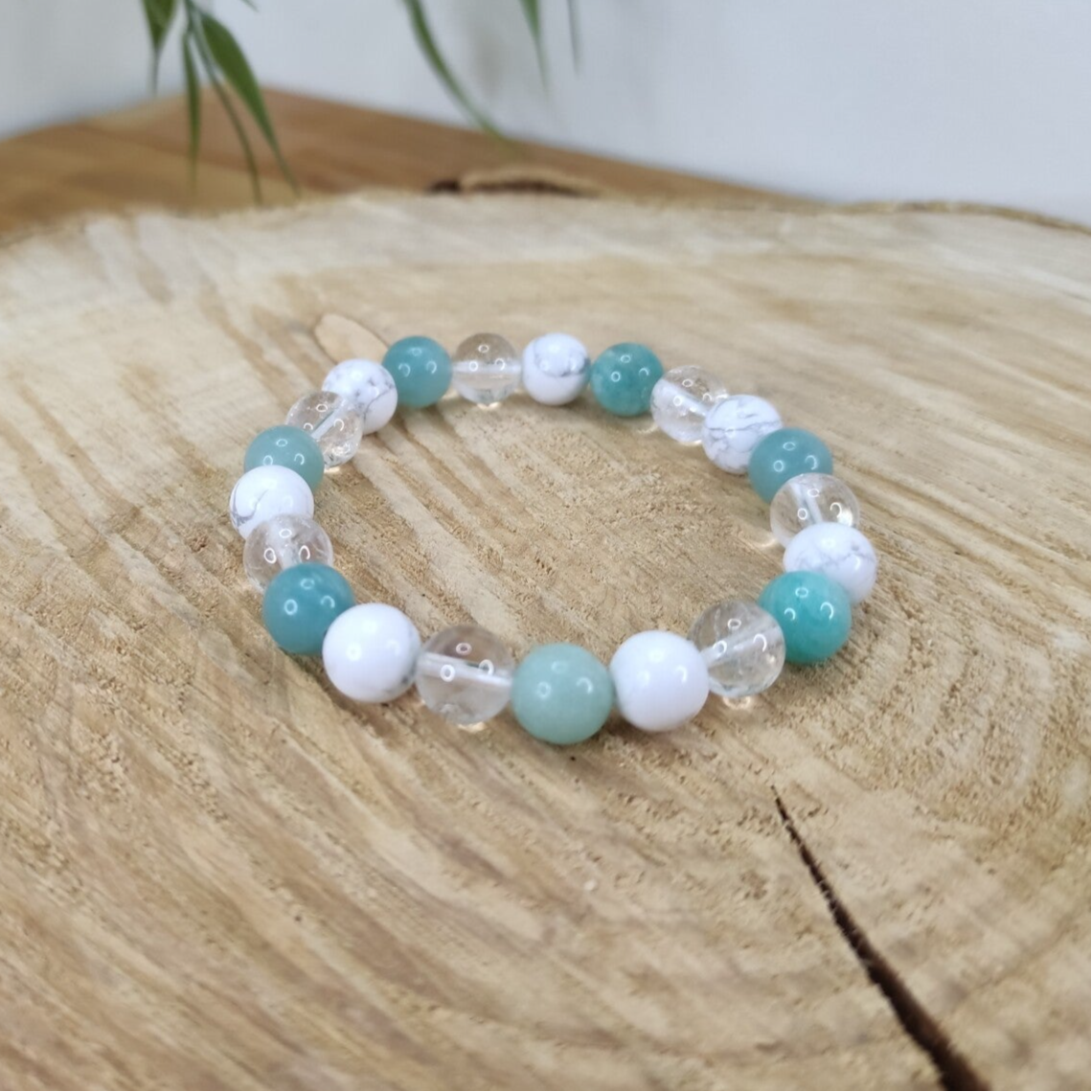 Bracelet amazonite ,howlite et cristal de roche 8mm