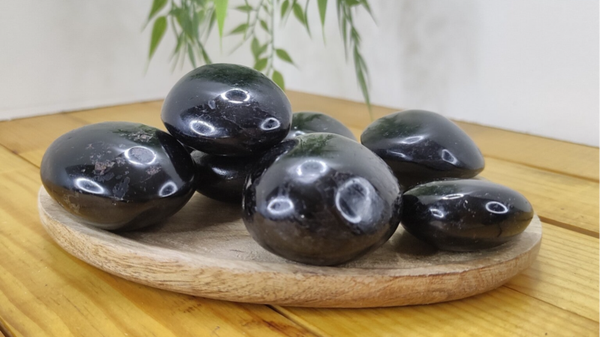 Galet tourmaline noire