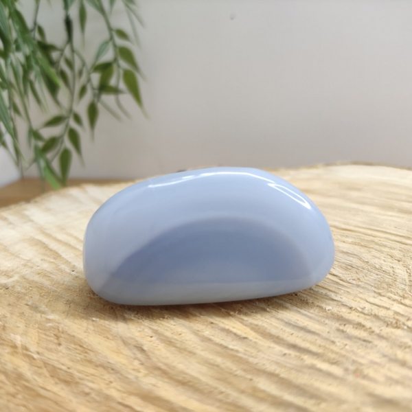 Galet Calcédoine Bleue