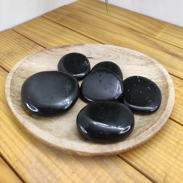 Pierre plate tourmaline noire
