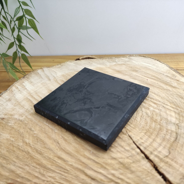 Plaque de Shungite à face brillante