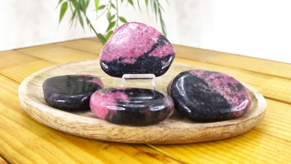 Pierre plate rhodonite