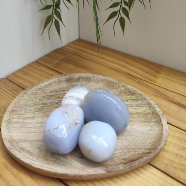 Pierre roulée calcédoine bleue sur gangue