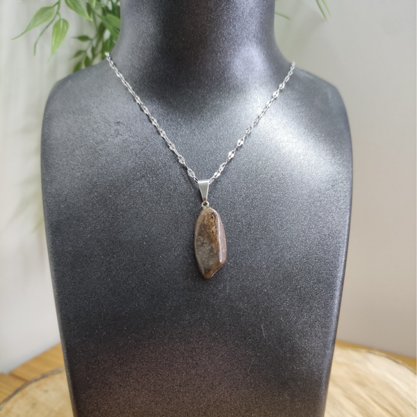 Pendentif pierre roulée Bronzite