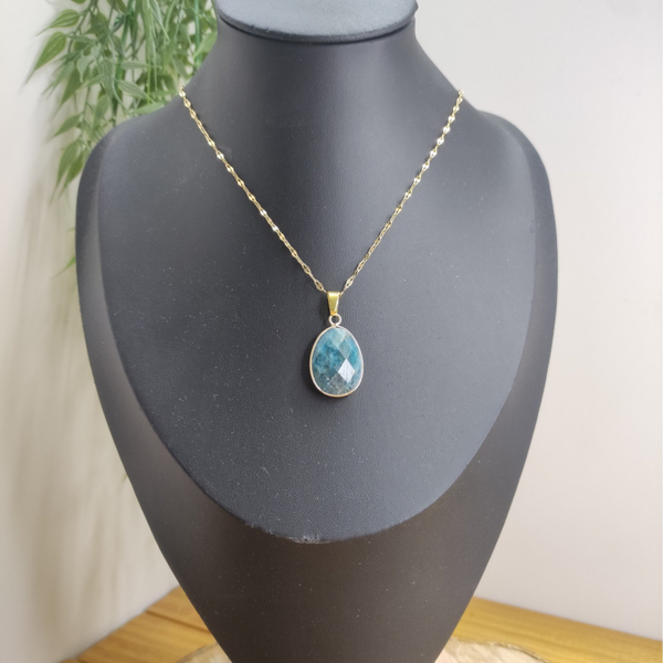 Pendentif serti ovale Apatite Bleue