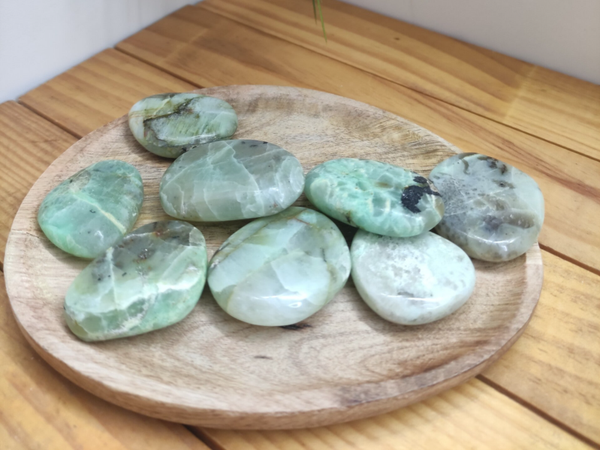 Pierre plate Garniérite