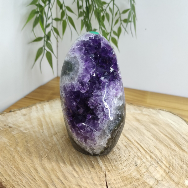 Géode d'Améthyste bord poli AA modèle 2