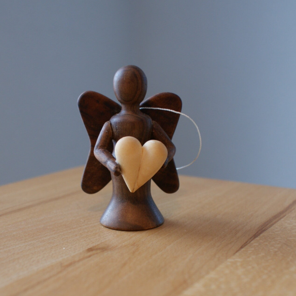 Kleiner Engel mit Herz