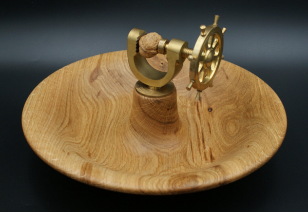 Grosse Nussknackerschale aus Eichenholz