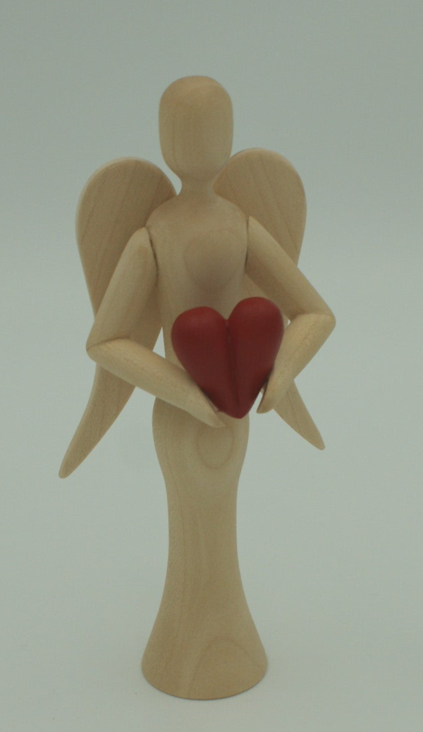 Mittlerer Engel mit Herz