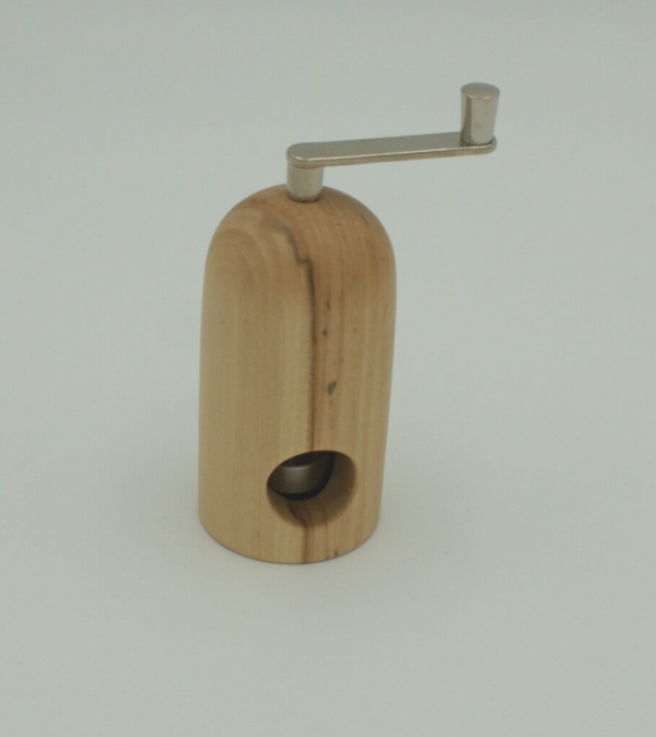 Kleine Muskatnussmühle aus Lindenholz