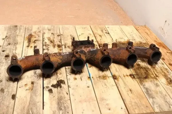 Case MX 230 Krümmer