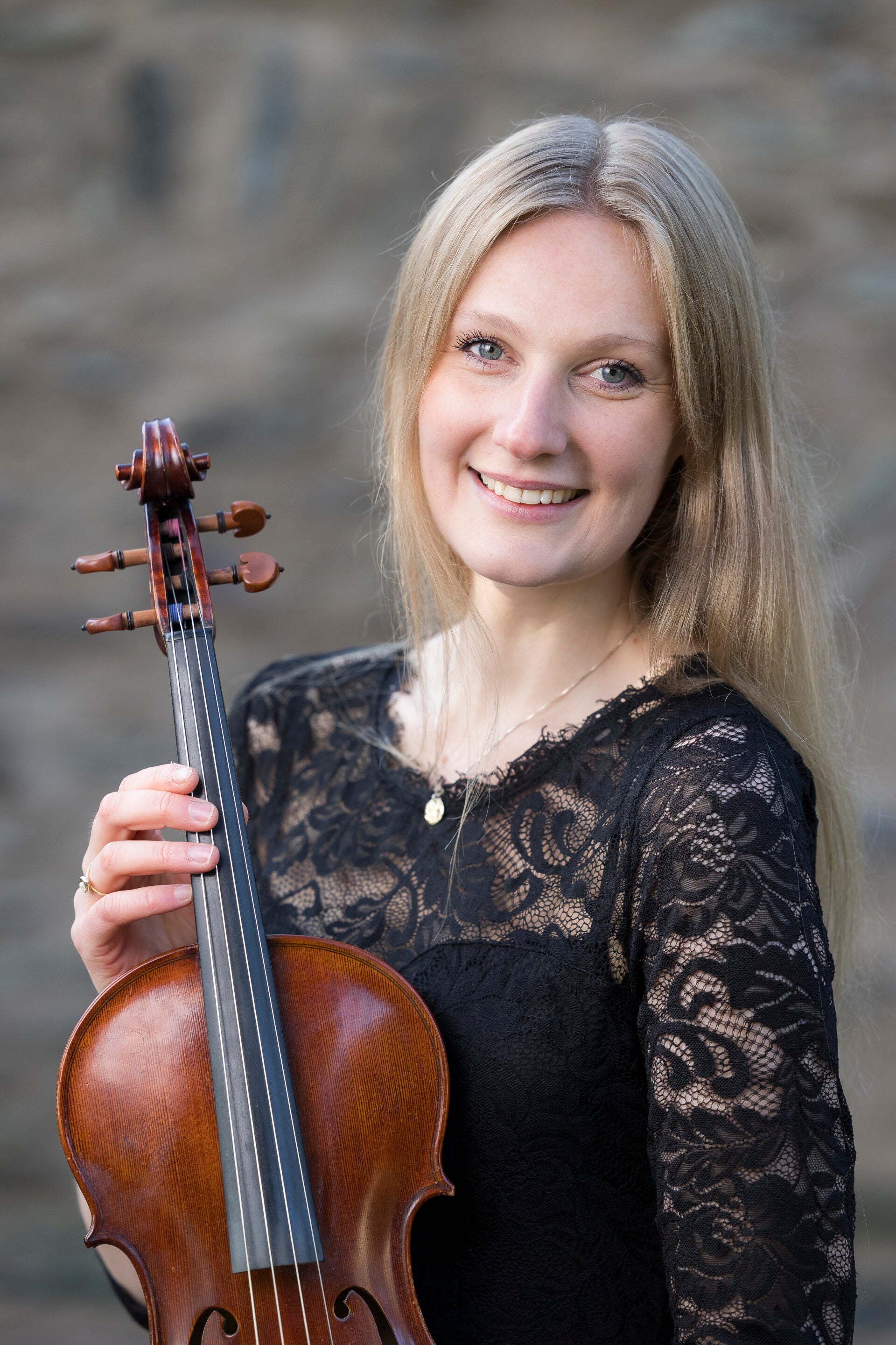 Solistin, Musikerin, klassische Livemusik, Viola, Violine