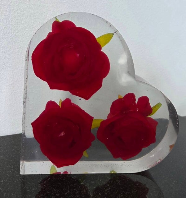 R3 roses in resin heart
