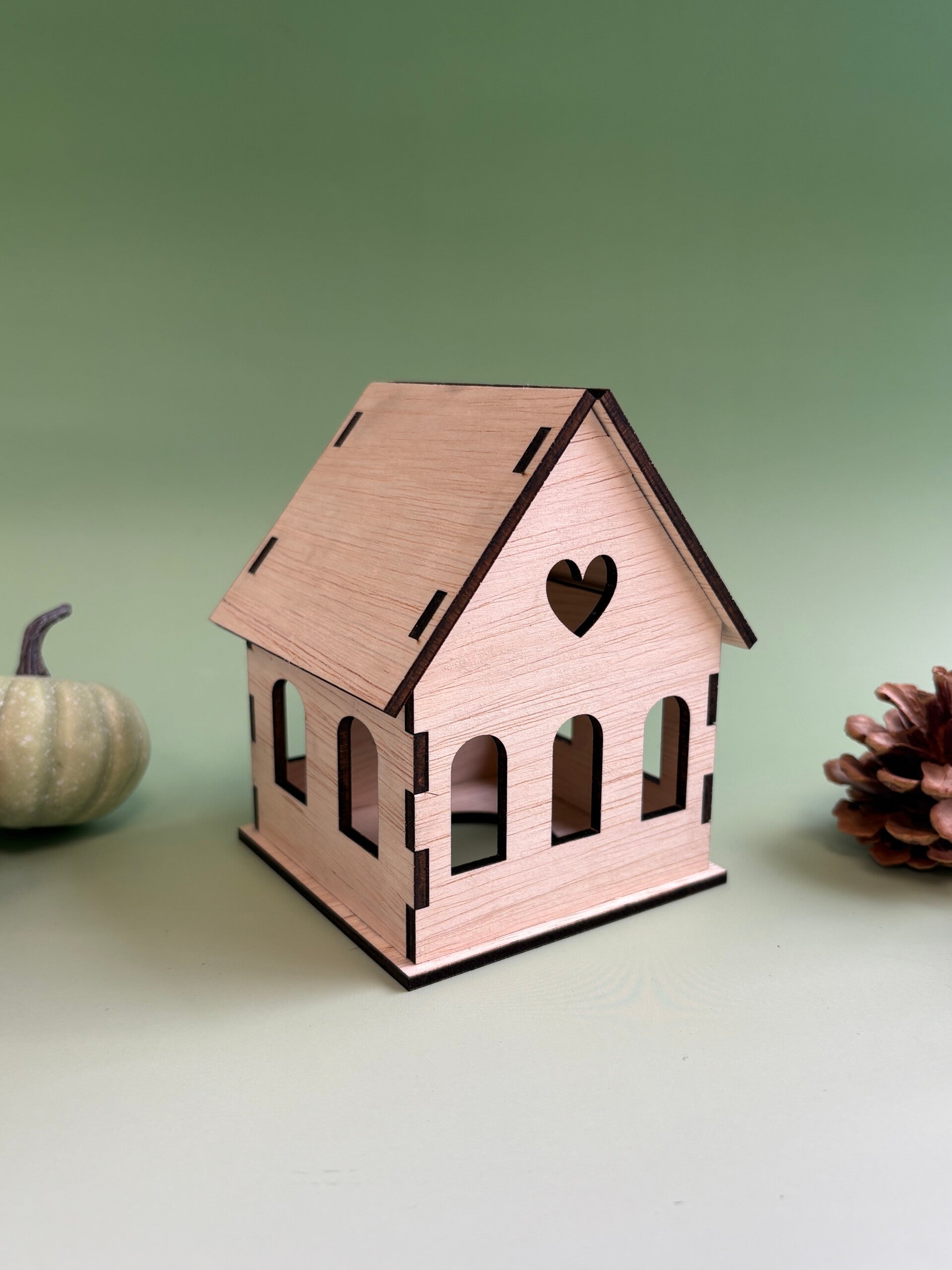 Lantaarn - Huis met hart raampje