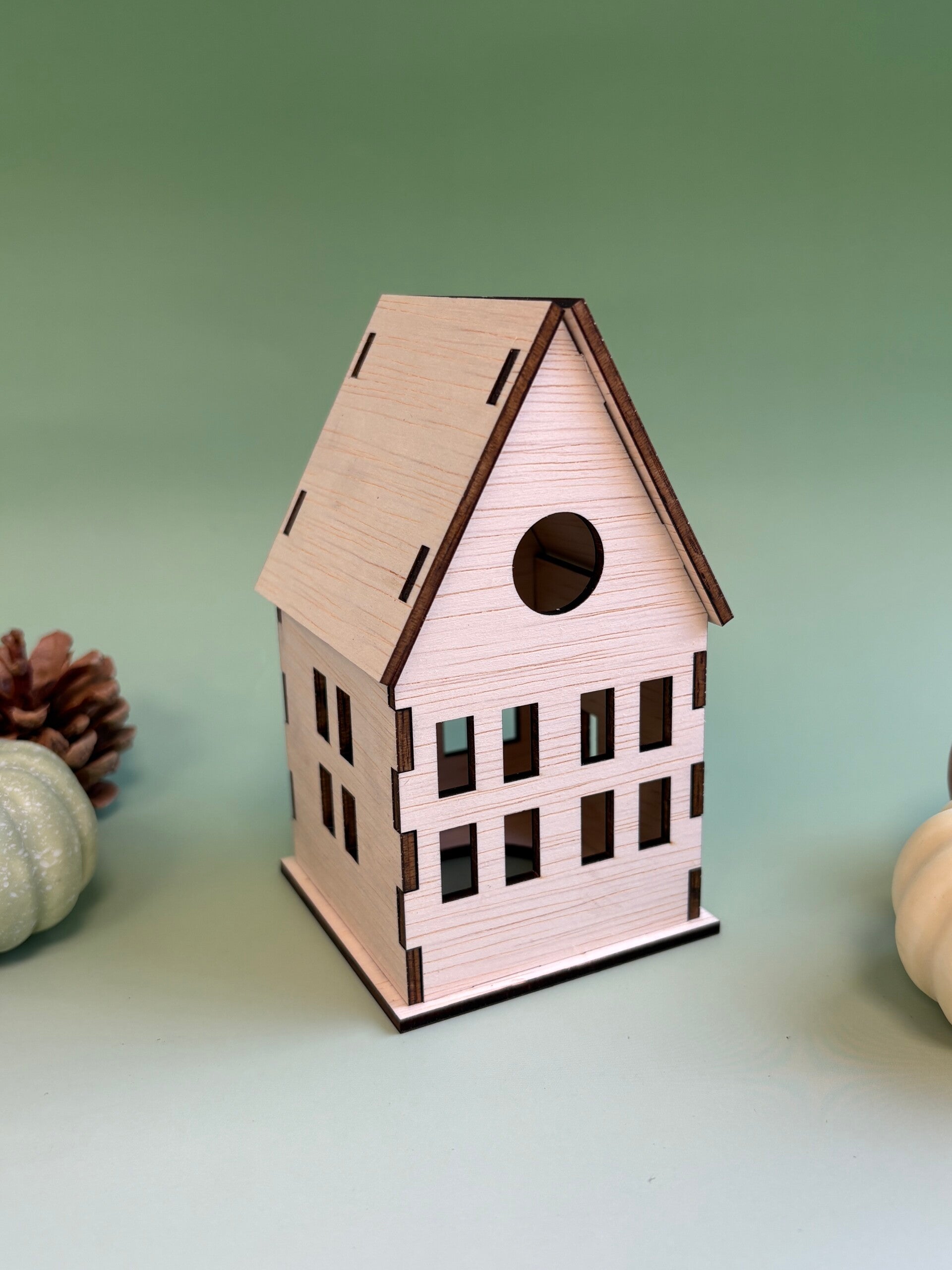 Lantaarn - Huis met rond raampje