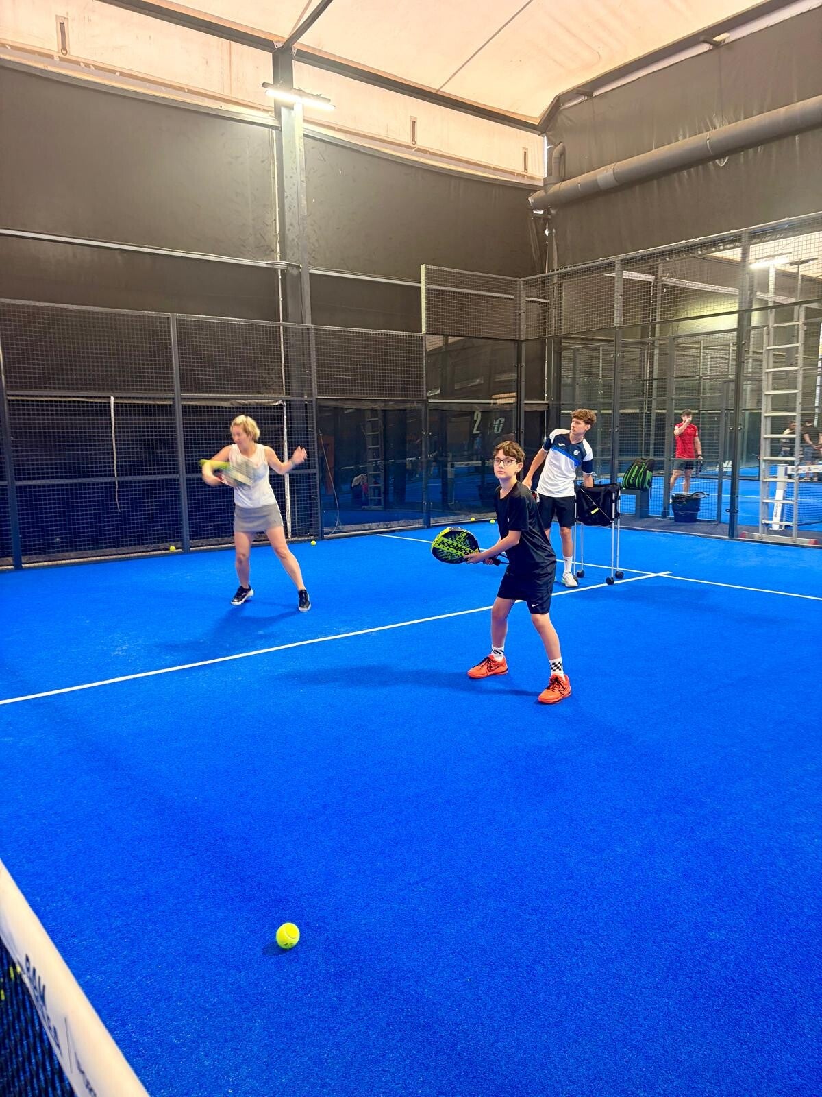 Gudrun beim Padel in Valencia