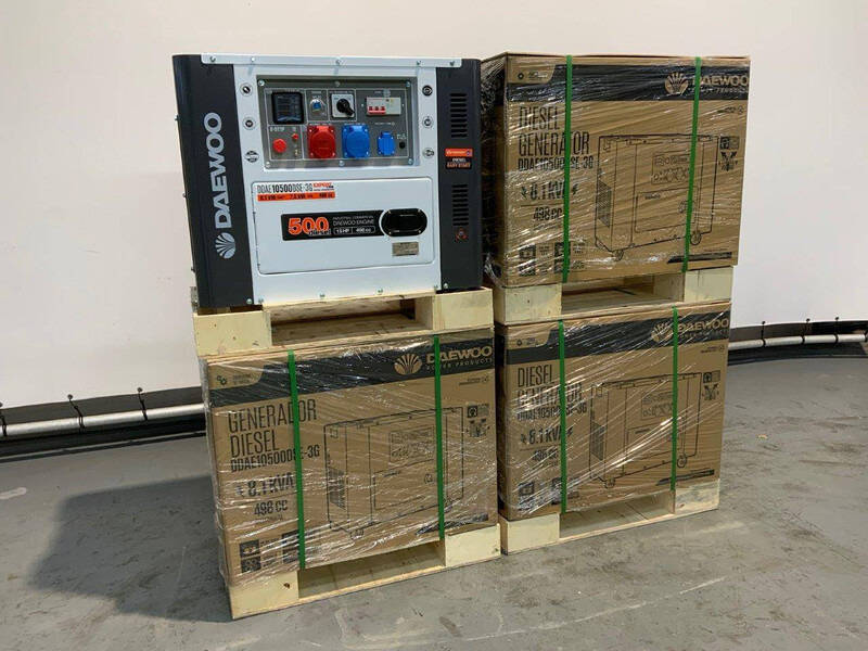 Palette de 4 Groupes Électrogènes Diesel Daewoo 8,1 kVA DDAE10500DSE-3G – Dual Power Silencieux — vue 1