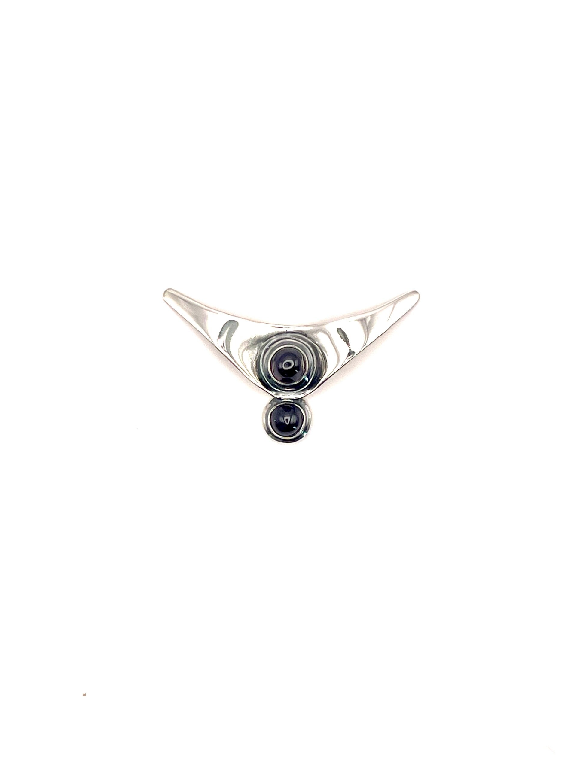 Zilveren hanger met granaat