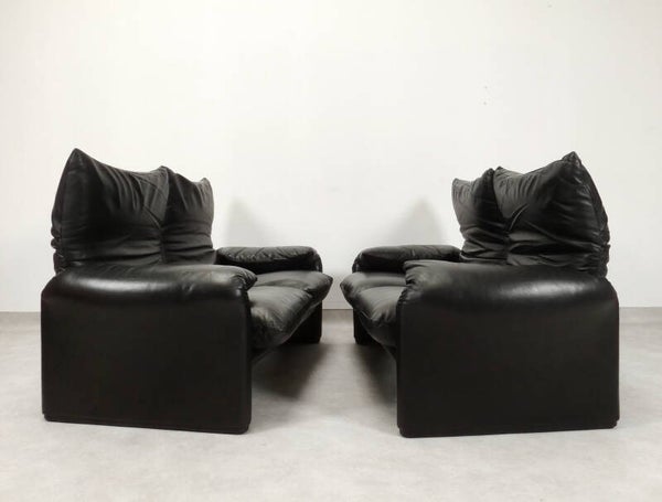 Set of Cassina Maralunga 2-seater - black leather