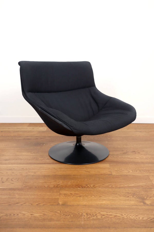 Artifort F522 lounge chair