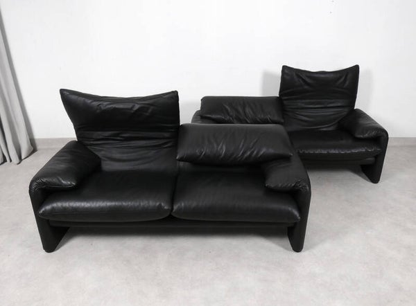Set of 2 Cassina Maralunga 2,5 seater - black leather