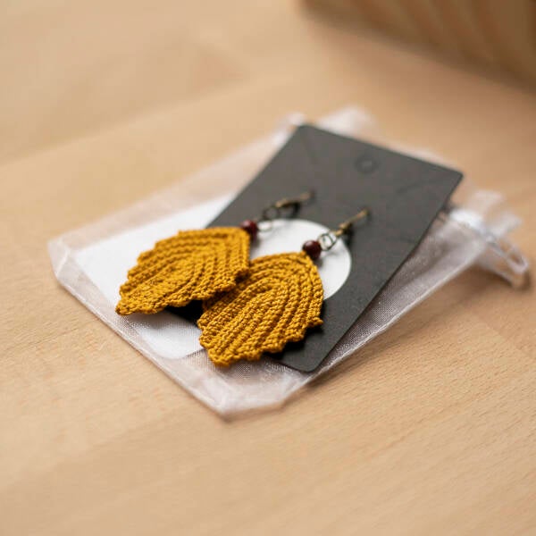 boucles d'oreilles - feuille dorée