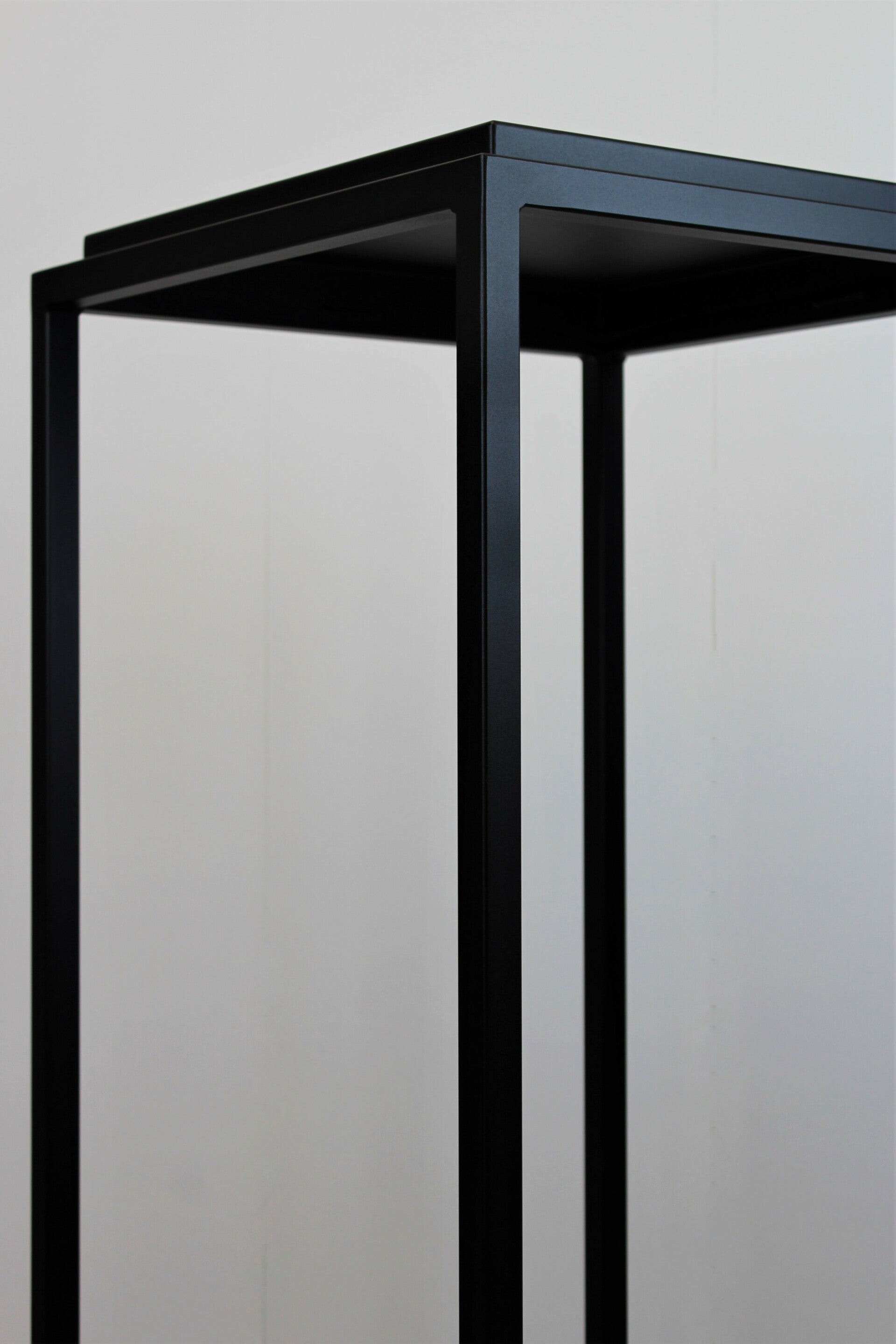 zuil van staal zwart