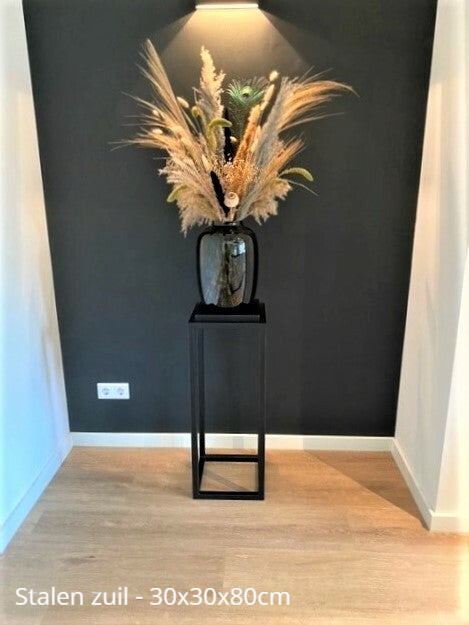 stalen zuil zwart