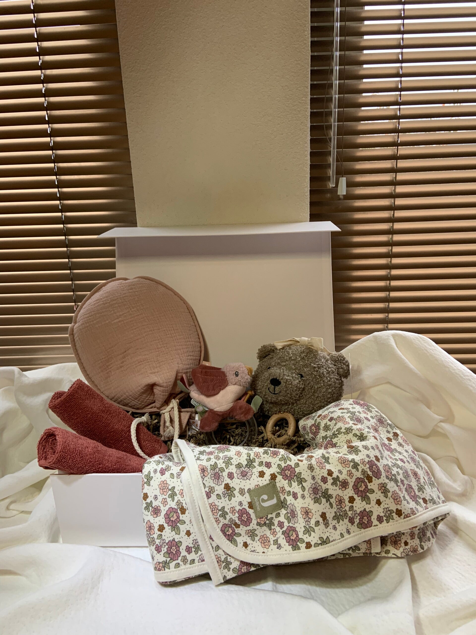 Kraamcadeaupakket | Groot | Retro Flowers | Luna