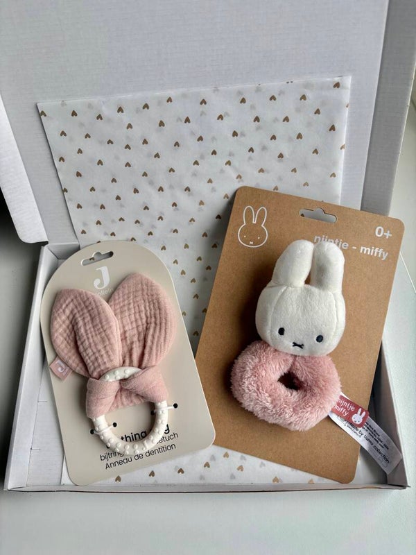 Brievenbuscadeau | Pakket Pink | Nijntje Rammelaar | Bunny Ears Bijtring