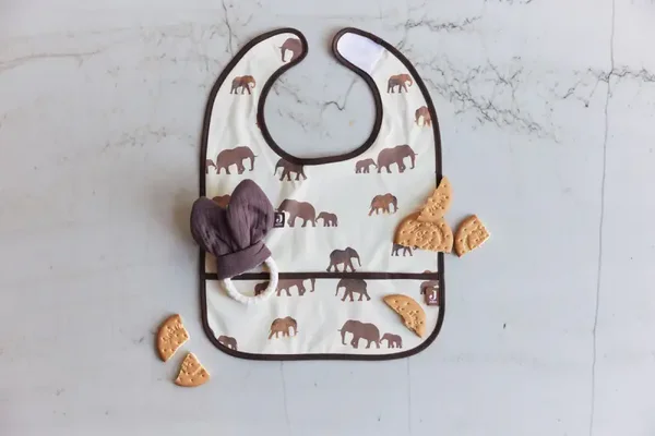 Siliconen Bijtring |  Bunny Ears | Kleur Chestnut