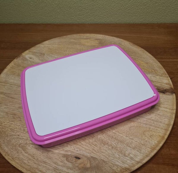 Broodtrommel met bakjes en bestek