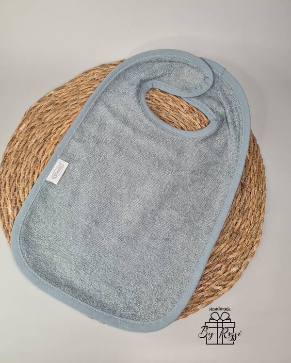 Slabber met geborduurde naam - Grey Blue