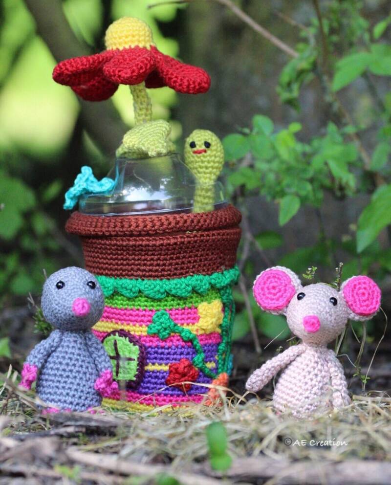 Bloempot huisje gehaakt door Antoinette