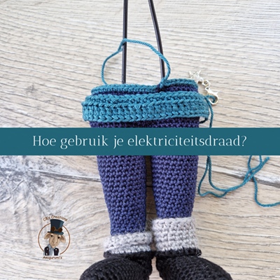 Een lijf van een amigurumi met elektriciteitsdraad