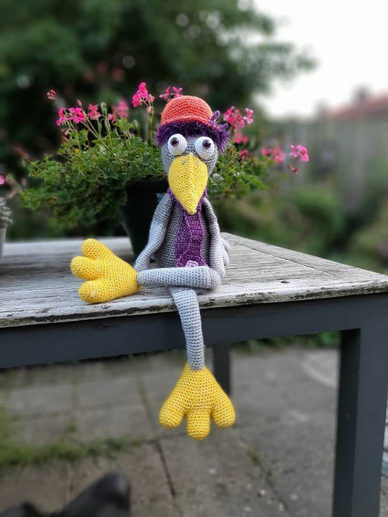 Squeek op de foto met de neus van Floor de hond