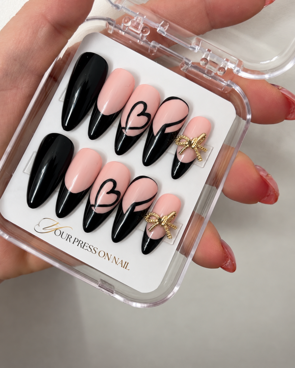Press On Nails – Black Romance – Reproductible sur commande – Taille personnalisée