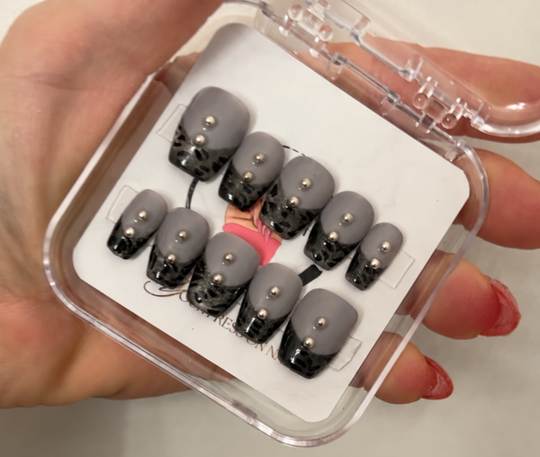 Press On Nails – Grey Leopard – Reproductible sur commande – Taille personnalisée
