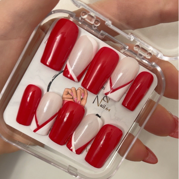 Press On Nails – Rouge Graphique – Reproductible sur commande – Taille personnalisée