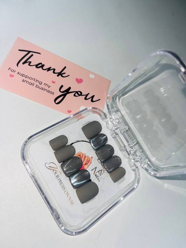 Press On Nails Éclat Gris Argenté – Reproductible sur commande | Taille personnalisée