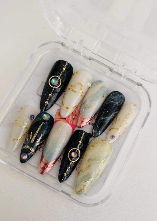 Press On Nails — Balance Astrale — Collection Signature — Tailles personnalisées
