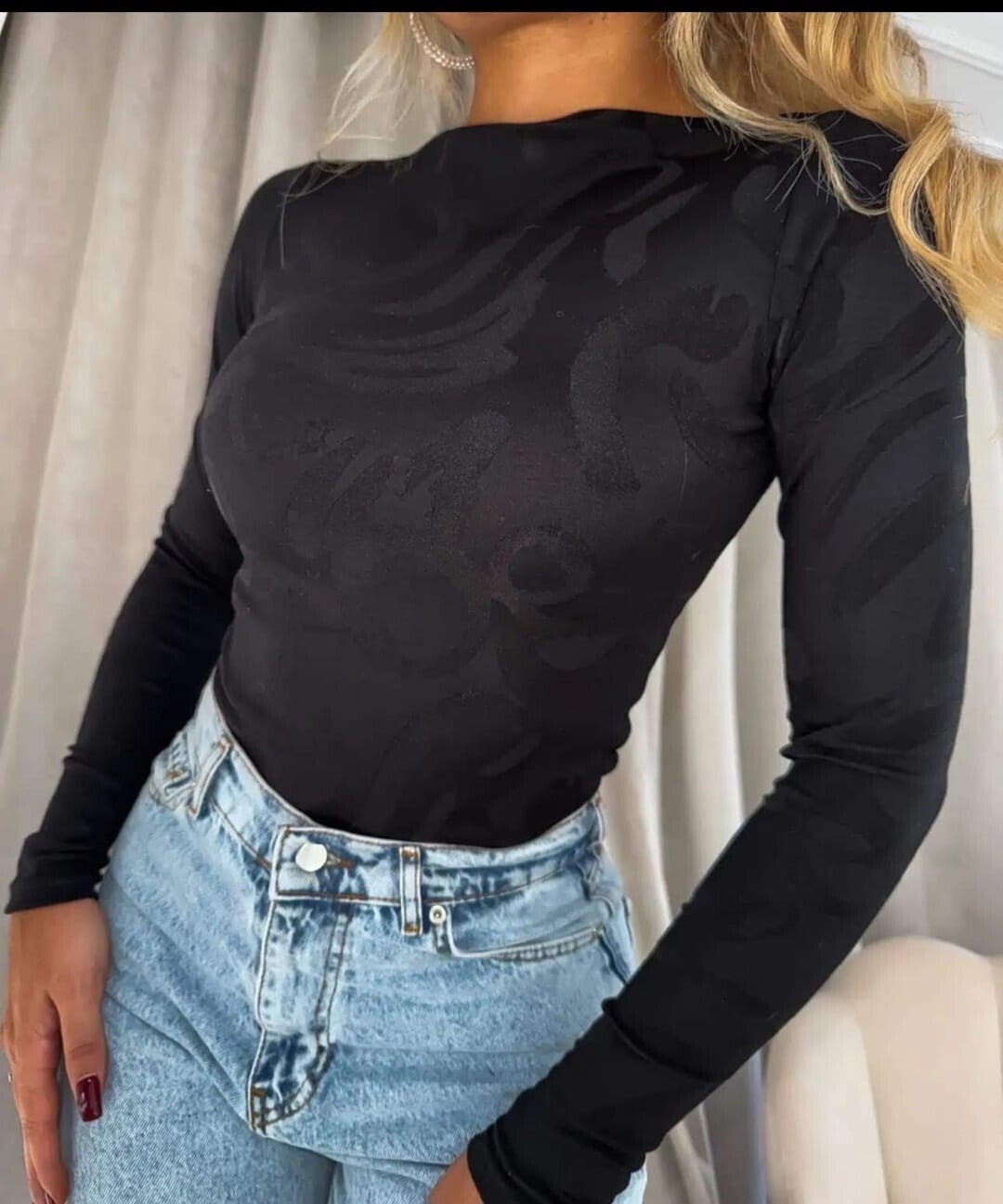 RELIEFSSTRUCTUUR TOP ZWART