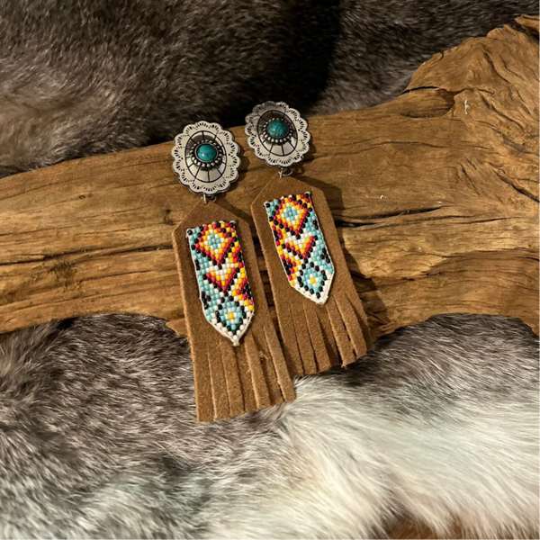 Earrings with beaded leather accents (2056)