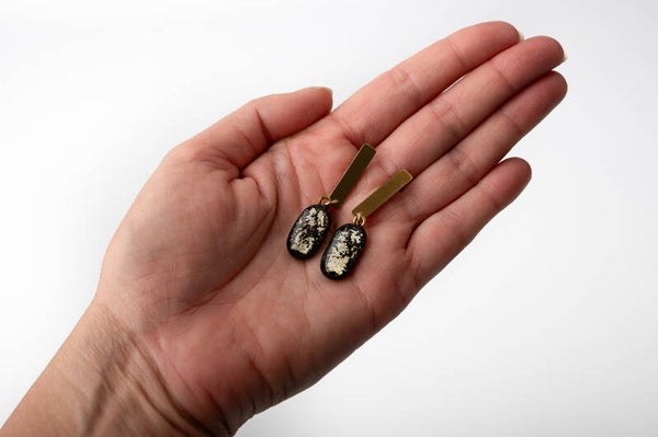 Oorbellen van glas met bladgoud of -zilver ‘Crok’art’